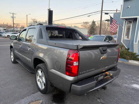 Chevrolet Avalanche 4WD Crew Cab 130" LTZ 2007