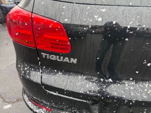 Volkswagen Tiguan 4MOTION 4dr Auto R-Line 2016