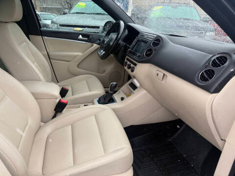 Volkswagen Tiguan 4MOTION 4dr Auto R-Line 2016