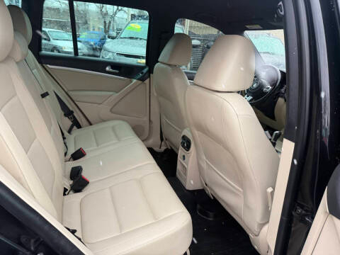 Volkswagen Tiguan 4MOTION 4dr Auto R-Line 2016