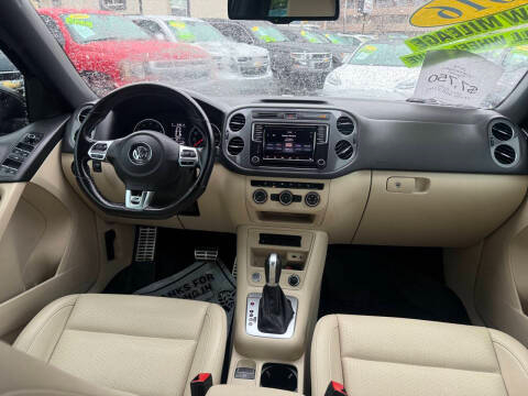 Volkswagen Tiguan 4MOTION 4dr Auto R-Line 2016