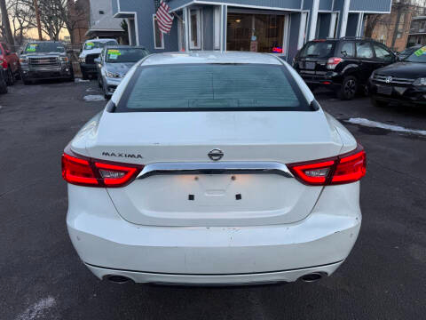 Nissan Maxima 4dr Sdn 3.5 SR 2016