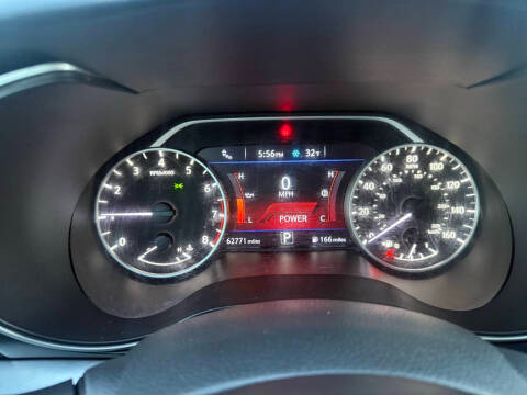 Nissan Maxima 4dr Sdn 3.5 SR 2016