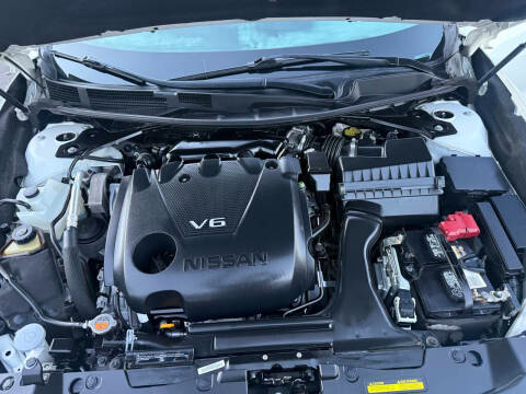 Nissan Maxima 4dr Sdn 3.5 SR 2016