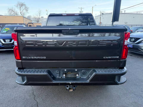 Chevrolet Silverado 1500 4WD Crew Cab 147" Custom 2021