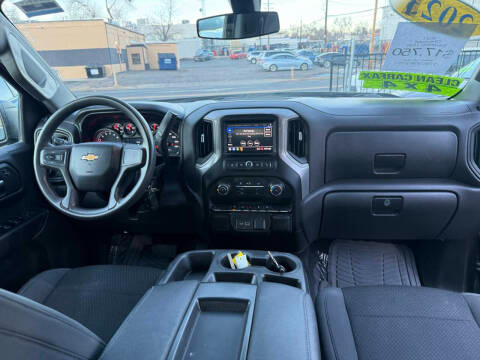 Chevrolet Silverado 1500 4WD Crew Cab 147" Custom 2021