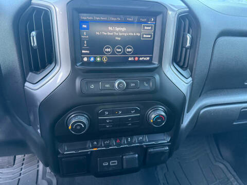 Chevrolet Silverado 1500 4WD Crew Cab 147" Custom 2021