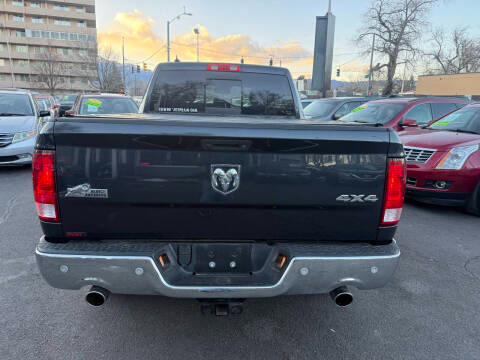 RAM 1500 Big Horn 4x4 Quad Cab 6'4" Box 2017