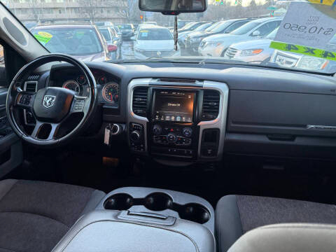 RAM 1500 Big Horn 4x4 Quad Cab 6'4" Box 2017