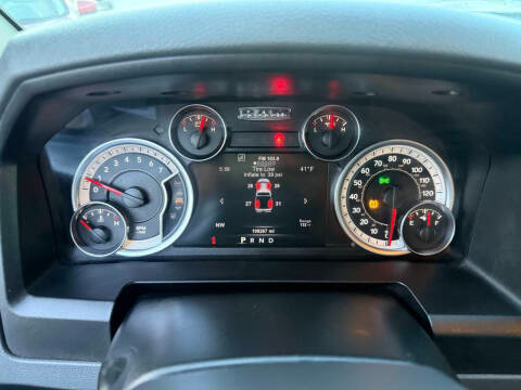 RAM 1500 Big Horn 4x4 Quad Cab 6'4" Box 2017