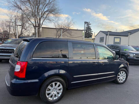 Chrysler Town & Country 4dr Wgn Touring 2013