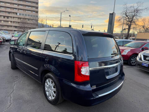 Chrysler Town & Country 4dr Wgn Touring 2013