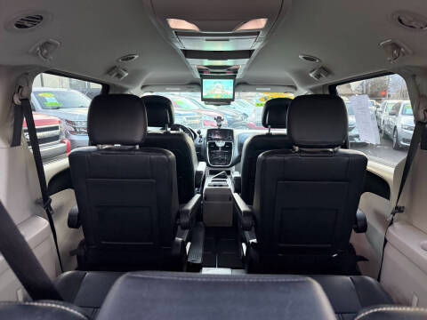 Chrysler Town & Country 4dr Wgn Touring 2013