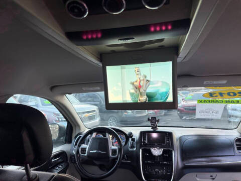 Chrysler Town & Country 4dr Wgn Touring 2013