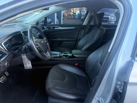 Ford Fusion 4dr Sdn Titanium FWD 2014