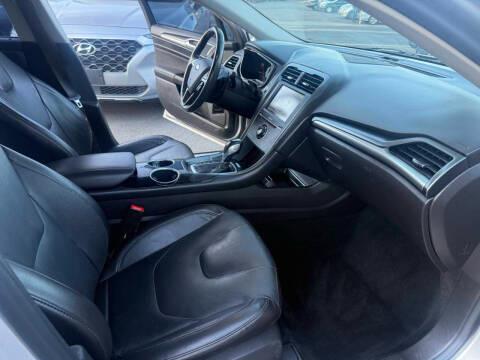 Ford Fusion 4dr Sdn Titanium FWD 2014