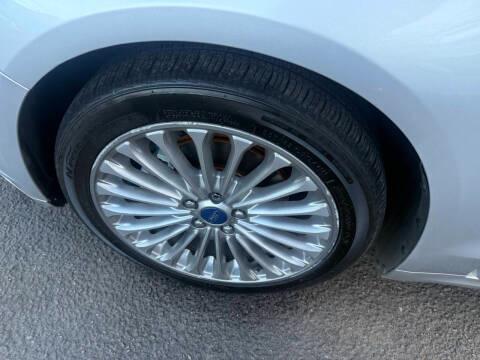 Ford Fusion 4dr Sdn Titanium FWD 2014