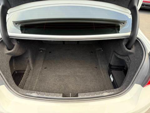 BMW 3 Series 4dr Sdn 328i xDrive AWD SULEV South Africa 2016