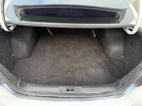 Nissan Altima 4dr Sdn I4 2.5 SL 2016