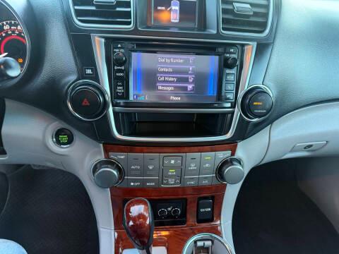 Toyota Highlander 4WD 4dr V6 Limited (Natl) 2013