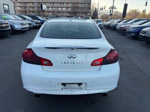 Infiniti G37 Sedan 4dr x AWD 2011