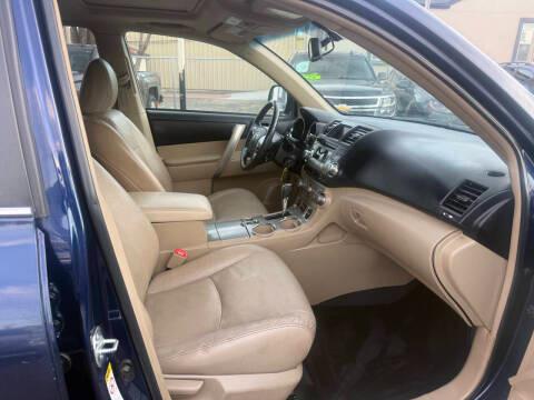 Toyota Highlander 4WD 4dr V6 (Natl) 2012