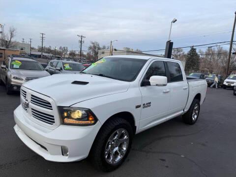 RAM 1500 4WD Crew Cab 140.5" Sport 2016