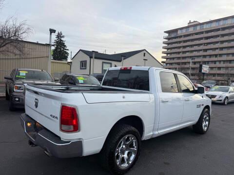 RAM 1500 4WD Crew Cab 140.5" Sport 2016