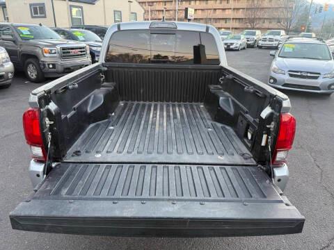 Toyota Tacoma 4WD TRD Off Road Double Cab 5' Bed V6 AT (Natl) 2019