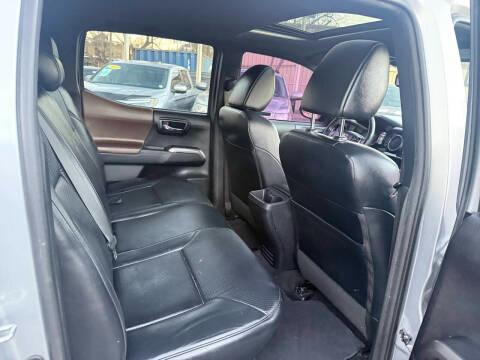 Toyota Tacoma 4WD TRD Off Road Double Cab 5' Bed V6 AT (Natl) 2019