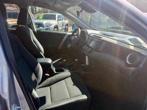 Toyota RAV4 LE AWD (Natl) 2017