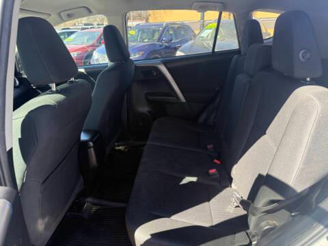 Toyota RAV4 LE AWD (Natl) 2017