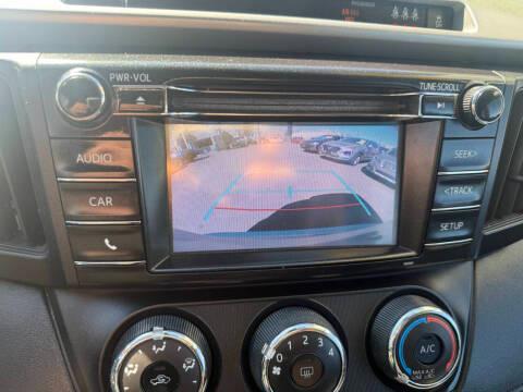 Toyota RAV4 LE AWD (Natl) 2017