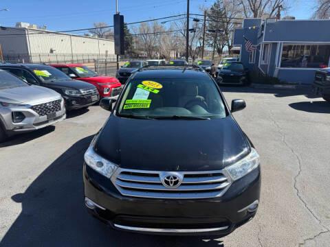 Toyota Highlander 4WD 4dr V6 (Natl) 2013