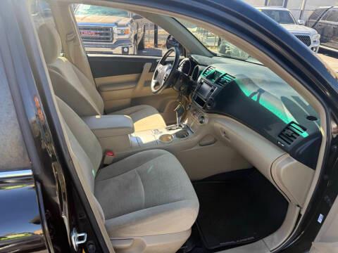 Toyota Highlander 4WD 4dr V6 (Natl) 2013