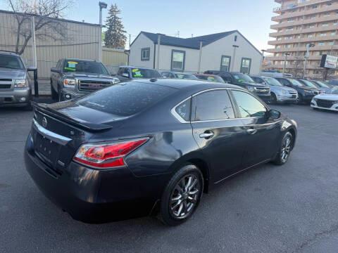Nissan Altima 4dr Sdn I4 2.5 S 2015
