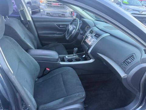 Nissan Altima 4dr Sdn I4 2.5 S 2015