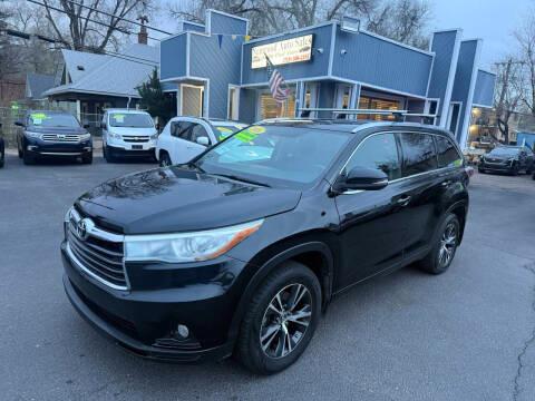 Toyota Highlander AWD 4dr V6 XLE (Natl) 2016