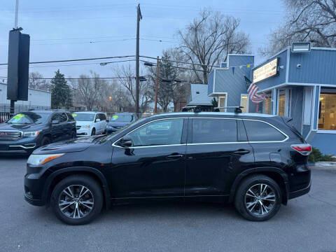 Toyota Highlander AWD 4dr V6 XLE (Natl) 2016