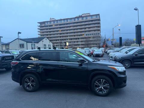 Toyota Highlander AWD 4dr V6 XLE (Natl) 2016