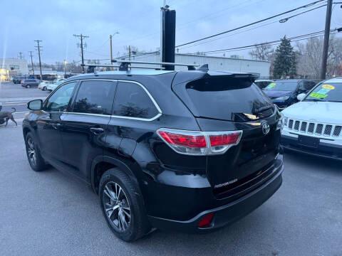 Toyota Highlander AWD 4dr V6 XLE (Natl) 2016