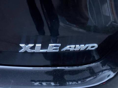 Toyota Highlander AWD 4dr V6 XLE (Natl) 2016