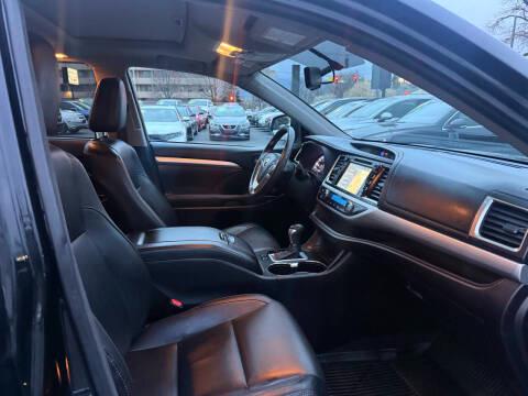 Toyota Highlander AWD 4dr V6 XLE (Natl) 2016