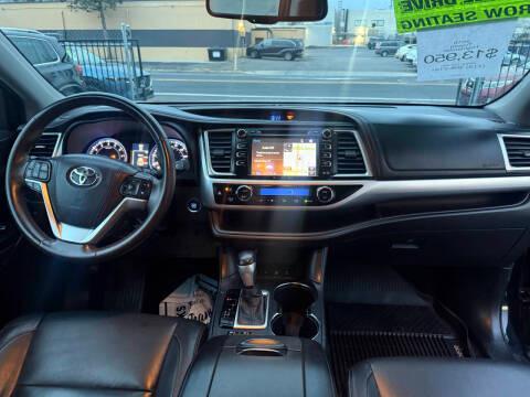 Toyota Highlander AWD 4dr V6 XLE (Natl) 2016