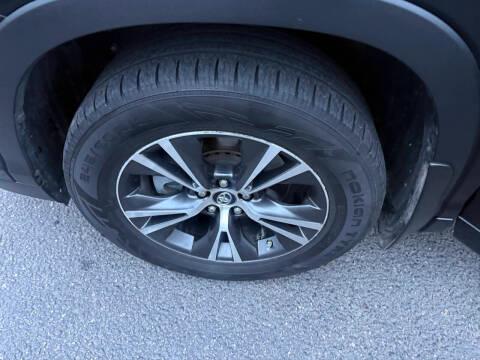 Toyota Highlander AWD 4dr V6 XLE (Natl) 2016