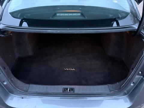 Nissan Versa SV CVT 2021