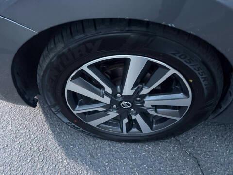 Nissan Versa SV CVT 2021