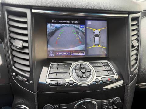 Infiniti QX70 AWD 4dr 2015