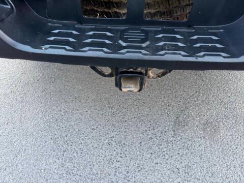 Toyota Tacoma TRD Off Road Double Cab 6' Bed V6 4x4 AT (Natl) 2017