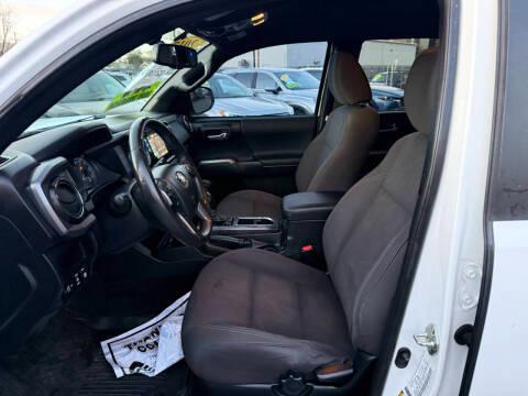 Toyota Tacoma TRD Off Road Double Cab 6' Bed V6 4x4 AT (Natl) 2017